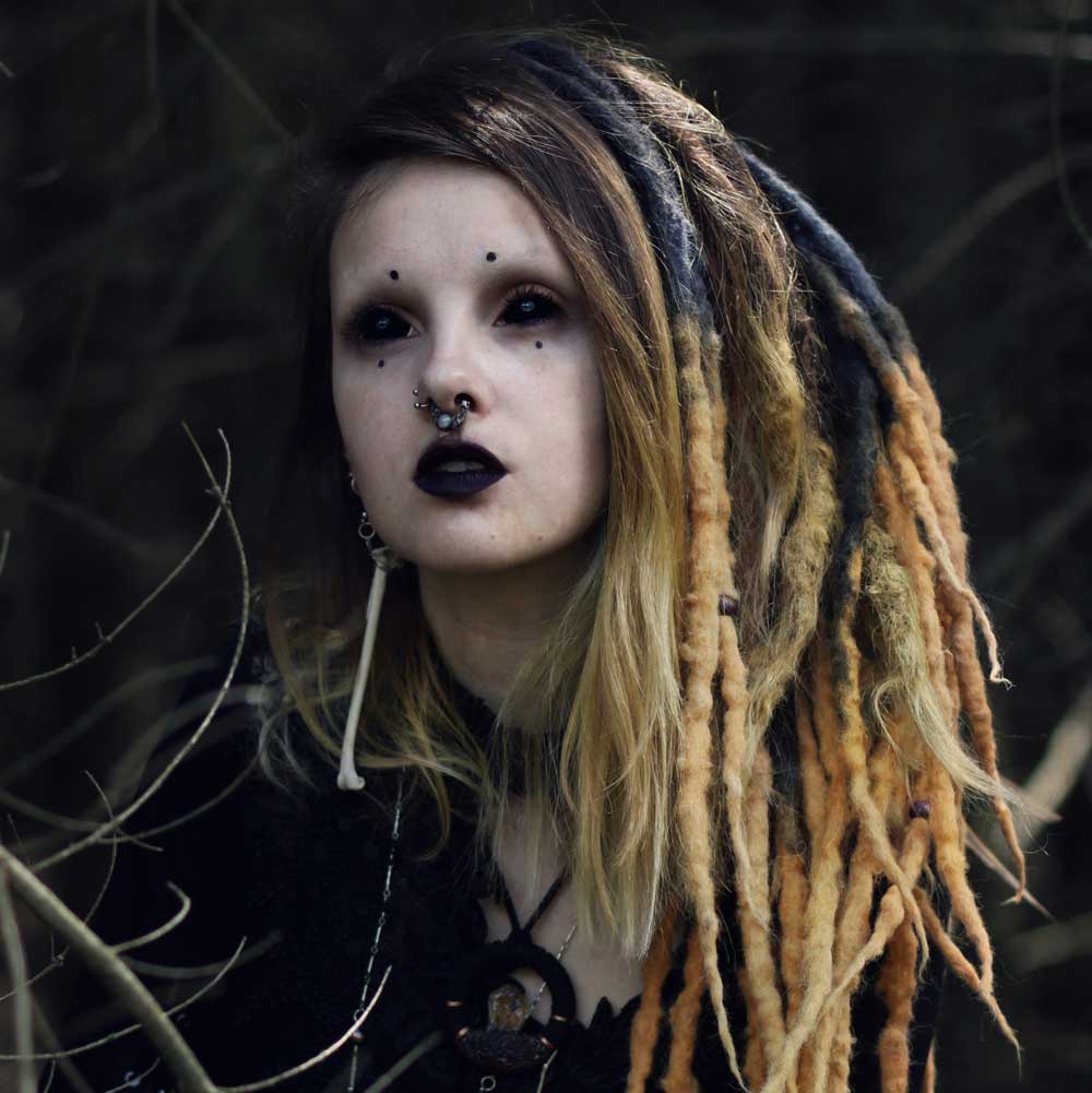 MesmerEyez - Pitch Black Sclera Kontaktlinse Halloween - 1 Jahr - Schwarz